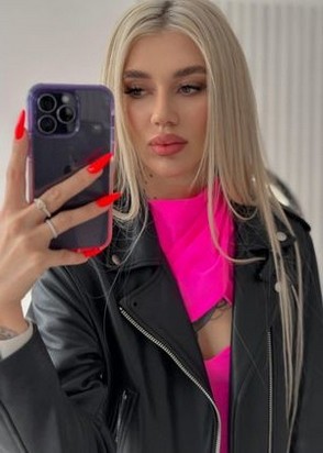 Саша (25), ВДНХ, 15,000 ₽ час, Окончание на грудь, Массаж расслабляющий, тел +7(991)372-78-40