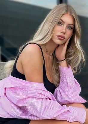 Имани (24), Технопарк, 10,000 ₽ час, Минет в презервативе, Стриптиз профи, тел +7(951)931-10-06