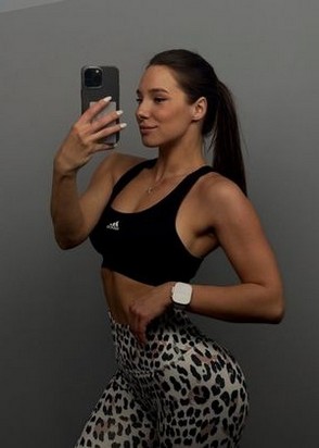 Ника (24), Студенческая, 8,000 ₽ час, Окончание на лицо, Массаж профессиональный, тел +7(986)382-15-24