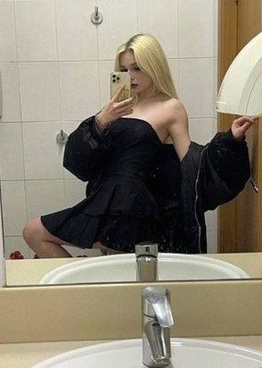 Аленка (19), Юго-Западная, 3,000 ₽ час, Минет без резинки, Массаж эротический, тел +7(900)985-70-64