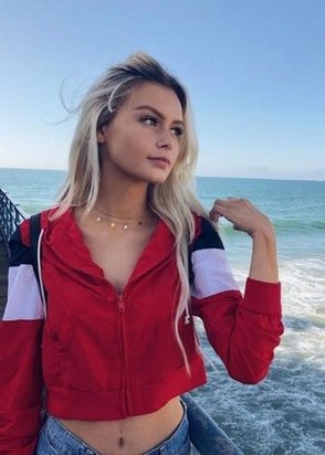 Марина (24), Улица Скобелевская, 8,000 ₽ час, Минет без резинки, Массаж эротический, тел +7(989)701-42-26