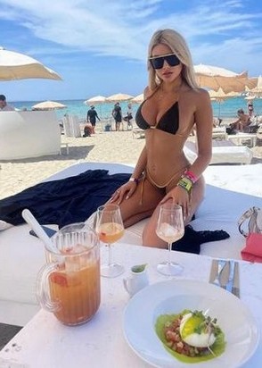 Ирина (19), Профсоюзная, 10,000 ₽ час, Секс групповой, Массаж классический, тел +7(989)926-37-59