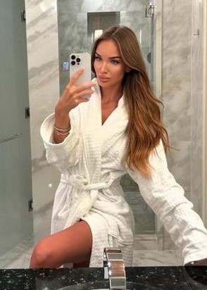 Дина (20), Профсоюзная, 10,000 ₽ час, Стриптиз не профи, Массаж расслабляющий, тел +7(904)546-81-35