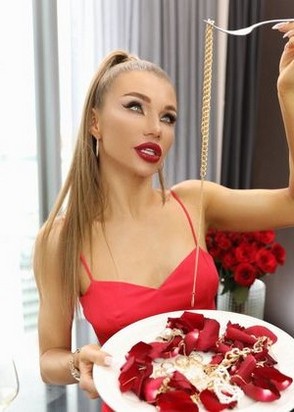 Рита (23), Чкаловская, 10,000 ₽ час, Минет в презервативе, Минет без резинки, тел +7(904)635-45-89