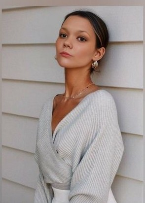 Альбина (21), Фрунзенская, 8 ₽ час, Порка, Ролевые игры, тел +7(904)472-26-94