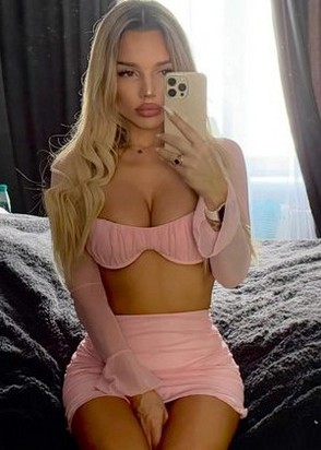 Мия (24), Чкаловская, 5,000 ₽ час, Секс групповой, Массаж классический, тел +7(904)674-39-42