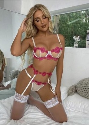 Бетти (28), Одинцово, 12,000 ₽ час, Секс анальный, Минет без резинки, тел +7(904)905-72-68