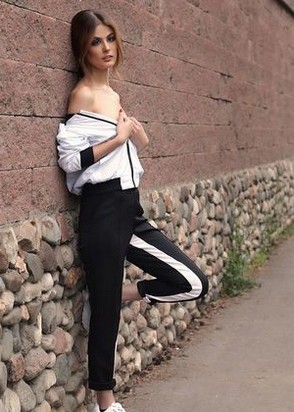 Лиза (22), Академический, 10,000 ₽ час, Окончание на лицо, Легкая доминация, тел +7(919)820-73-63