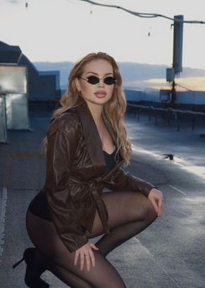 Карина (24), No phrase key specified, 6,000 ₽ час, Игрушки, Куннилингус, тел +7(995)528-24-12