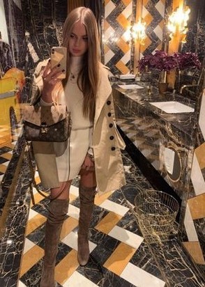 Карина (19), Чеховская, 10,000 ₽ час, Услуги семейной паре, Окончание на лицо, тел +7(919)089-12-47